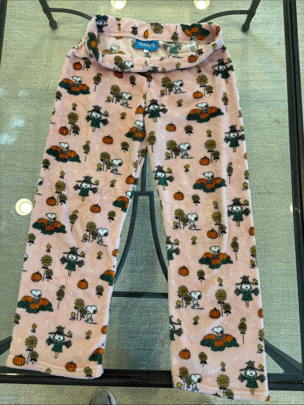 Peanuts Women’s Pink Snoopy Pumpkin Fleece Pajama Bottoms
